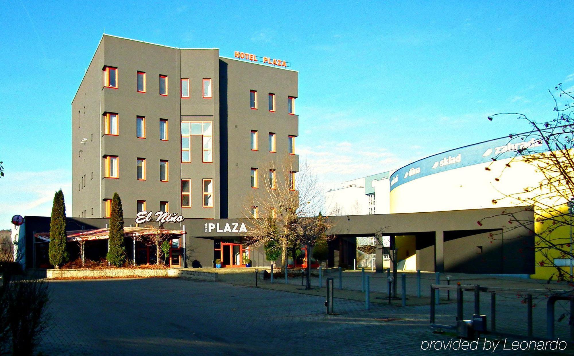 Hotel Plaza Mlada Boleslav Bagian luar foto